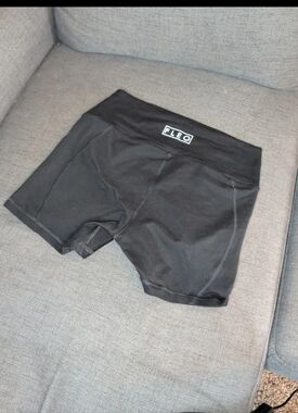 Fleo High Rise Squat Proof Athletic Shorts. Women's Medium
